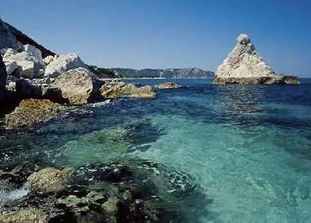 Fioreconero 3* Montacuto