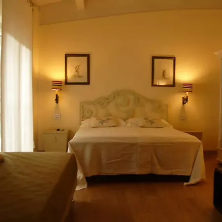 Fioreconero Frühstückspension 3*